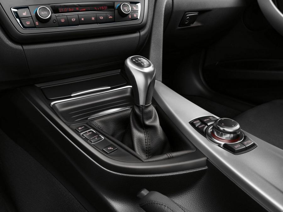  BMW 3-Series 2012 года  (фото 69 из 191)